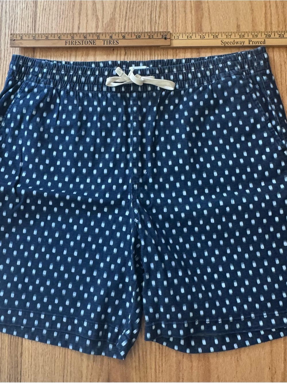 Old Navy Men's Drawstring Jogger Shorts XL - Blue Ikat Print